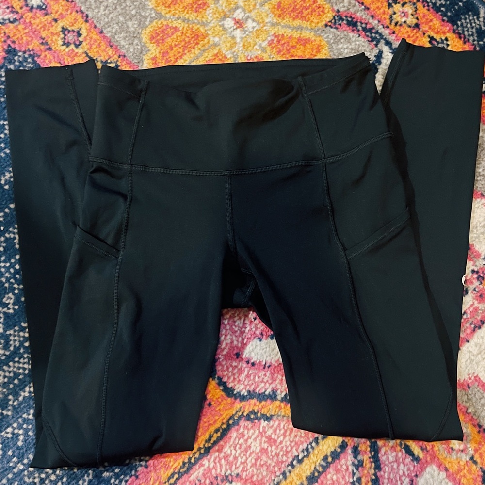 LIKE NEW - lululemon Black High-rise Align Leggings w/Pockets